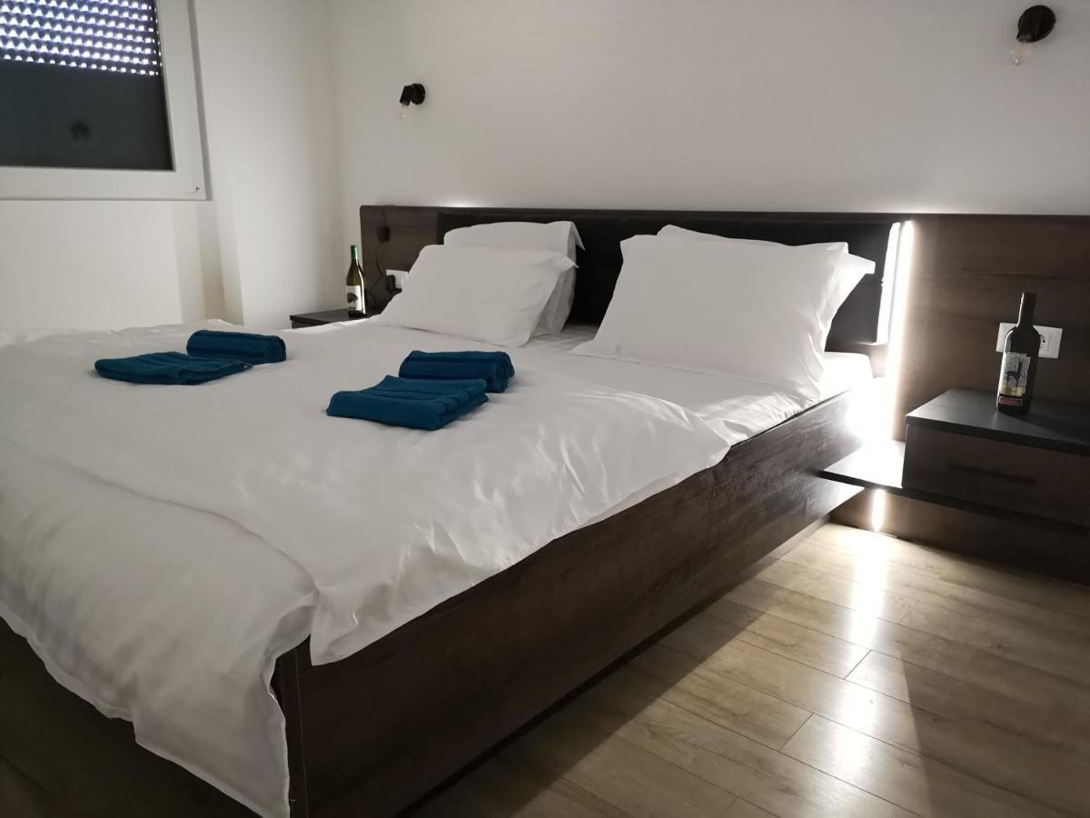 Ared-Atrium Mall Chrysflatty3 Premium Apartment 60Mp Arad Exterior photo