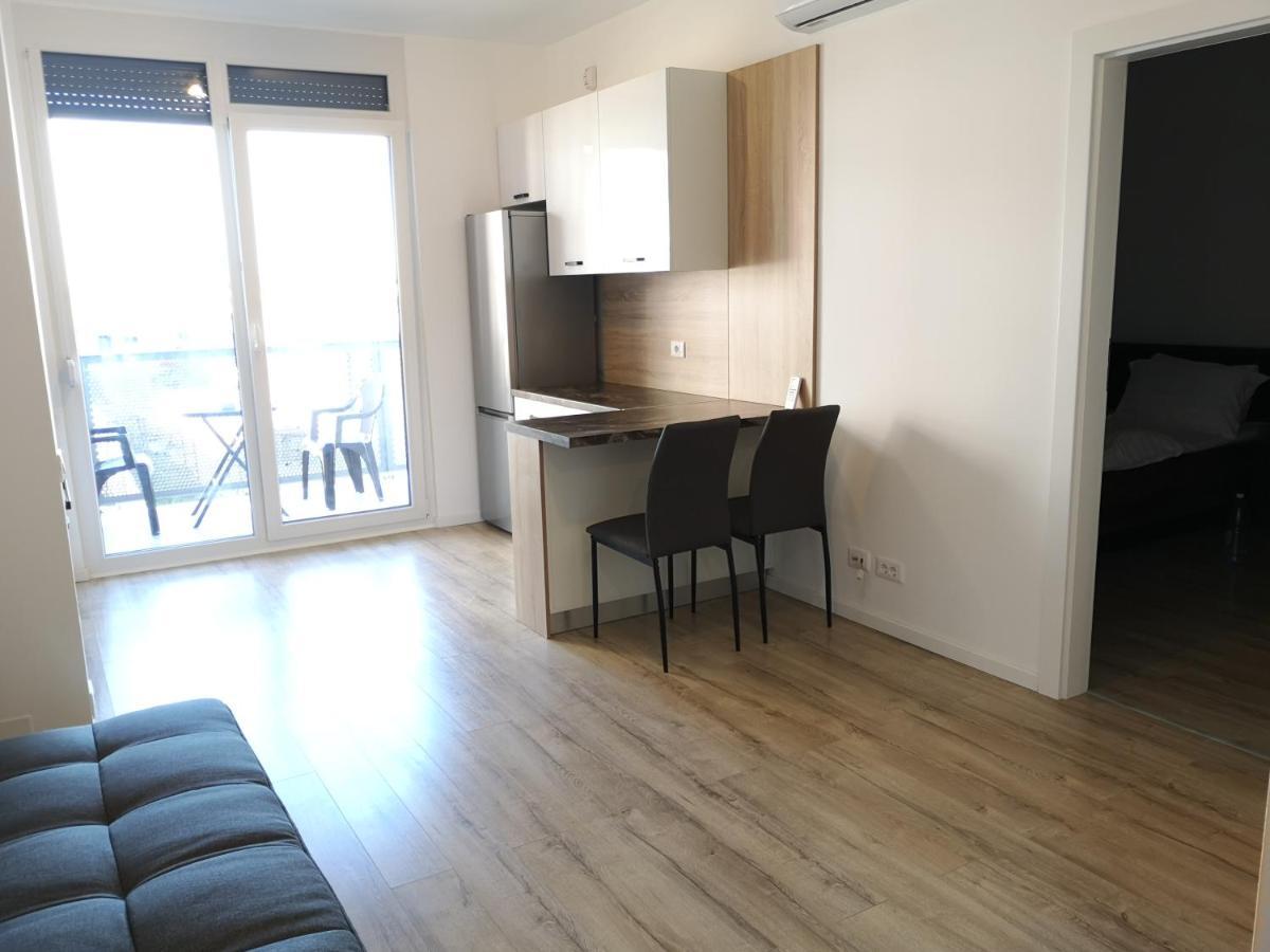 Ared-Atrium Mall Chrysflatty3 Premium Apartment 60Mp Arad Exterior photo